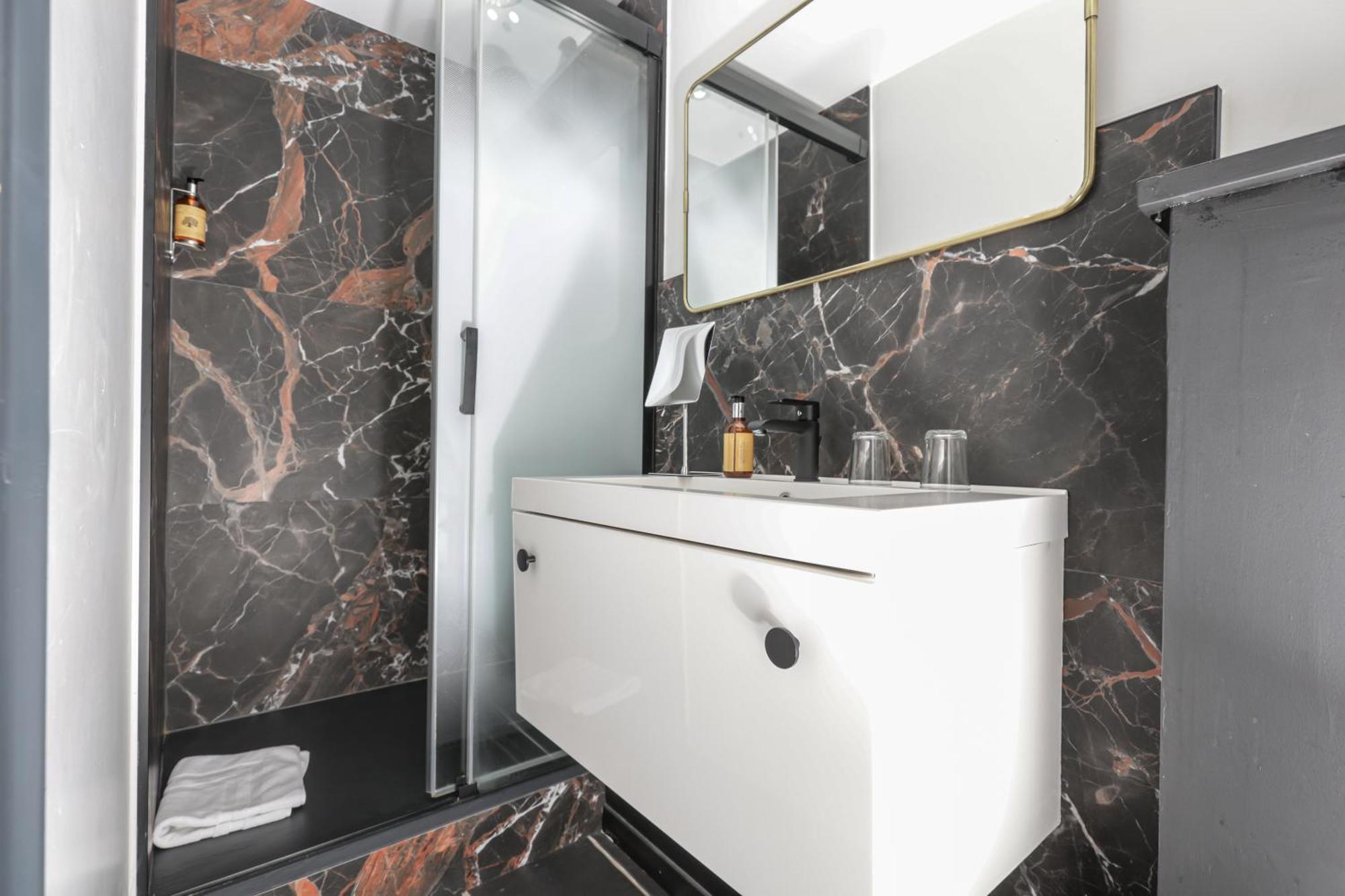 Ty Mad Hotel Ґруа Екстер'єр фото
