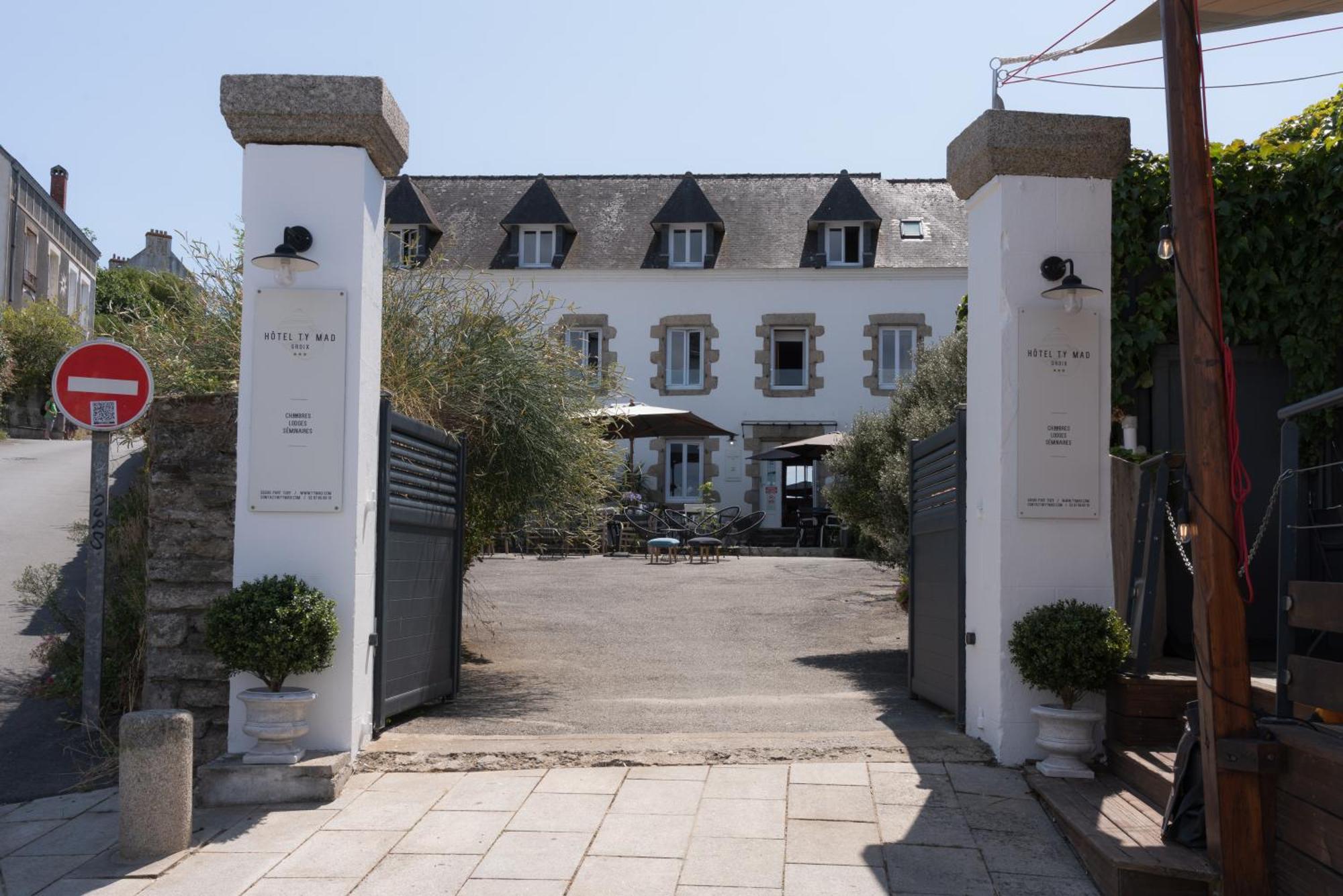 Ty Mad Hotel Ґруа Екстер'єр фото