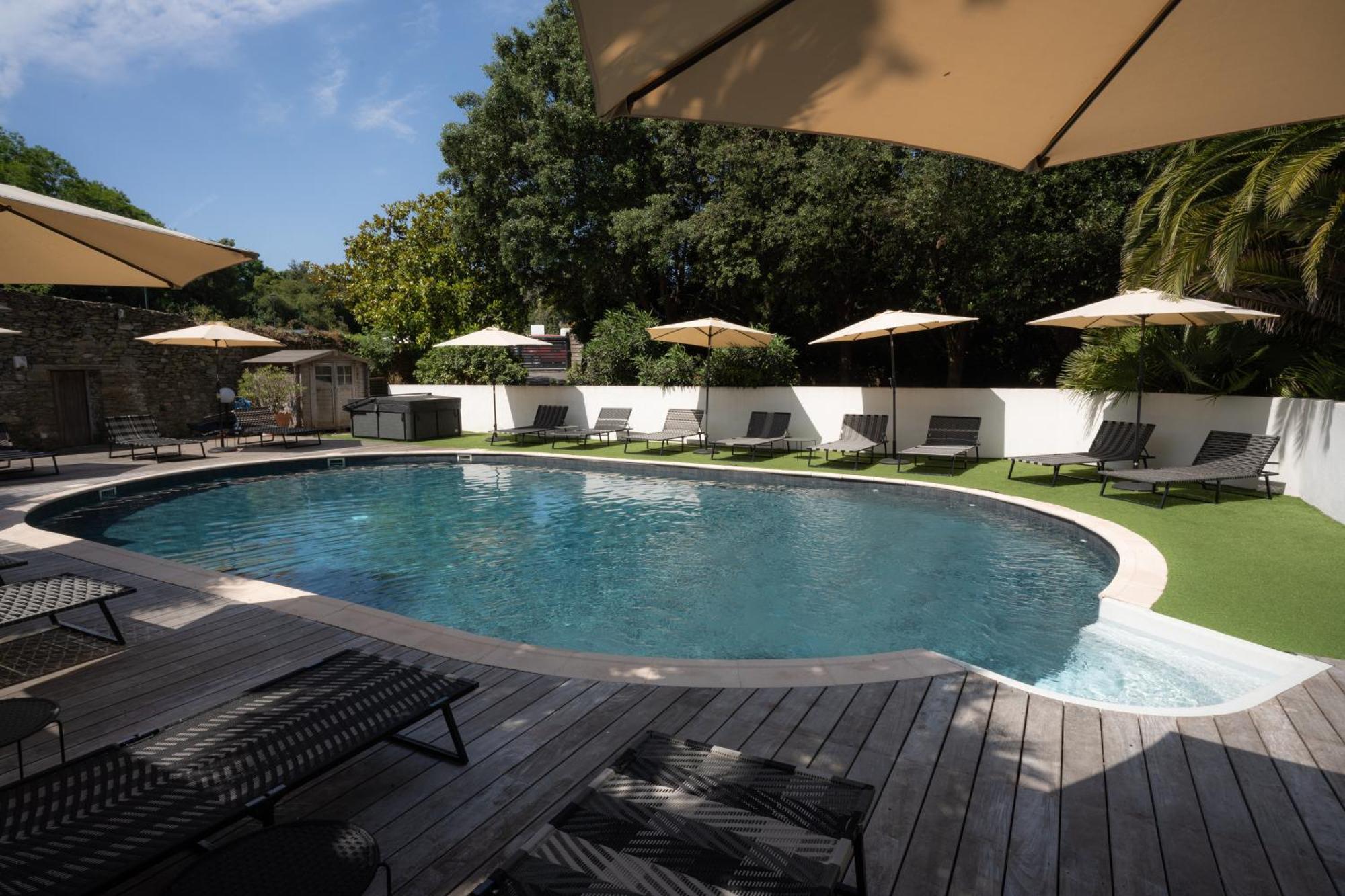 Ty Mad Hotel Ґруа Екстер'єр фото